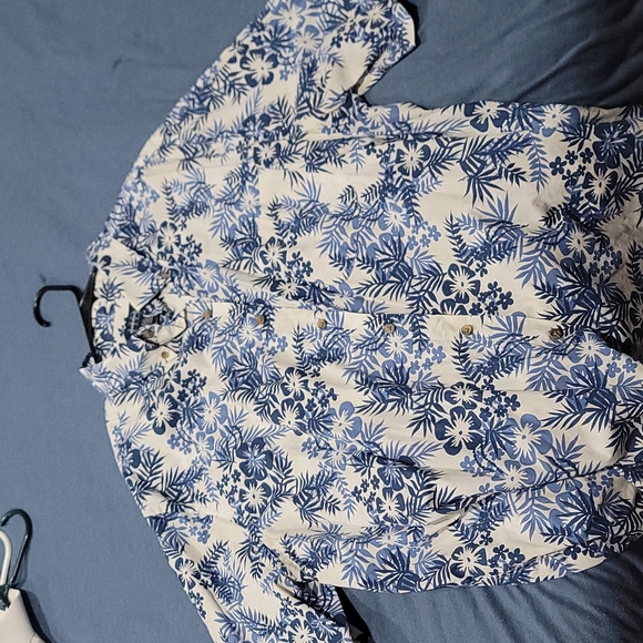 Men's Button Down Casual Shirt - Picture 1 of 3